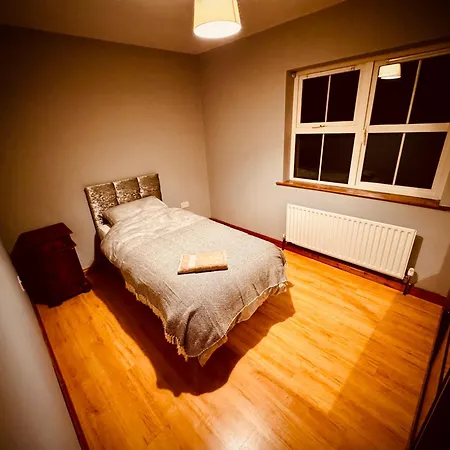 Brookfield Lodge, بيت للعطل *